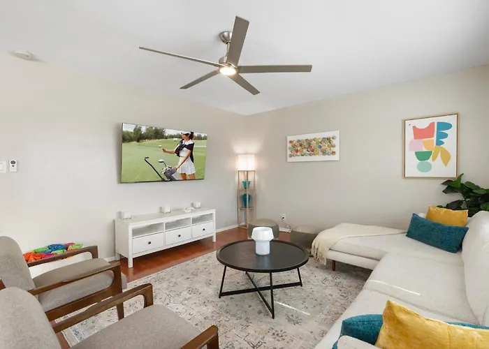 Holiday home Sunburst Escape L Walk To Grocery L Pool L Hot Tub *