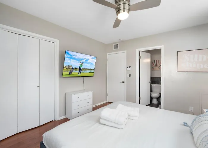 Holiday home Sunburst Escape L Walk To Grocery L Pool L Hot Tub Scottsdale