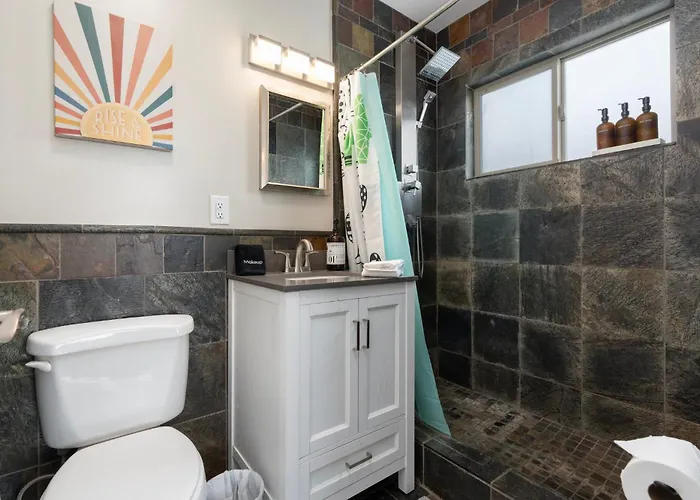 Sunburst Escape L Walk To Grocery L Pool L Hot Tub *