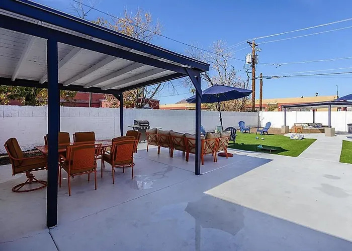 Holiday home Sunburst Escape L Walk To Grocery L Pool L Hot Tub Scottsdale