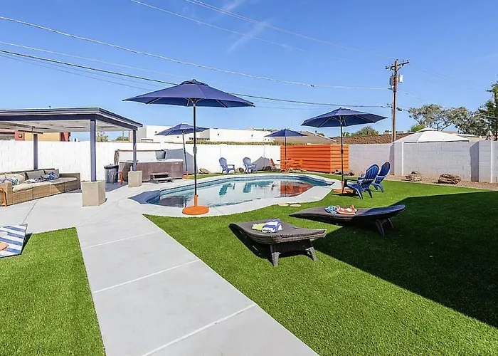 Holiday home Sunburst Escape L Walk To Grocery L Pool L Hot Tub Scottsdale